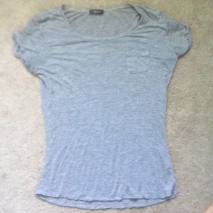 Grey shirt w/pink hint (size M)